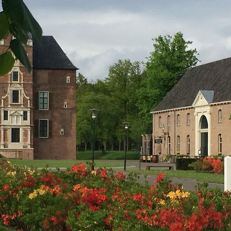 Bed And Breakfast "Kasteelzicht" Vaassen Esterno foto